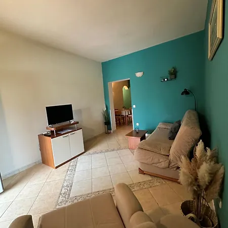 Apartment Funtana